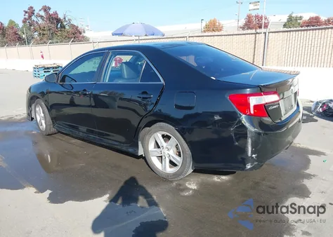 2013 Toyota Camry Se z USA, uszkodzony, nr VIN 4T1BF1FK4DU643225